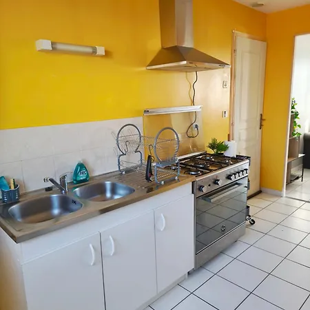 Casa de Férias Maison Calme Equipee Avec Jardin 2